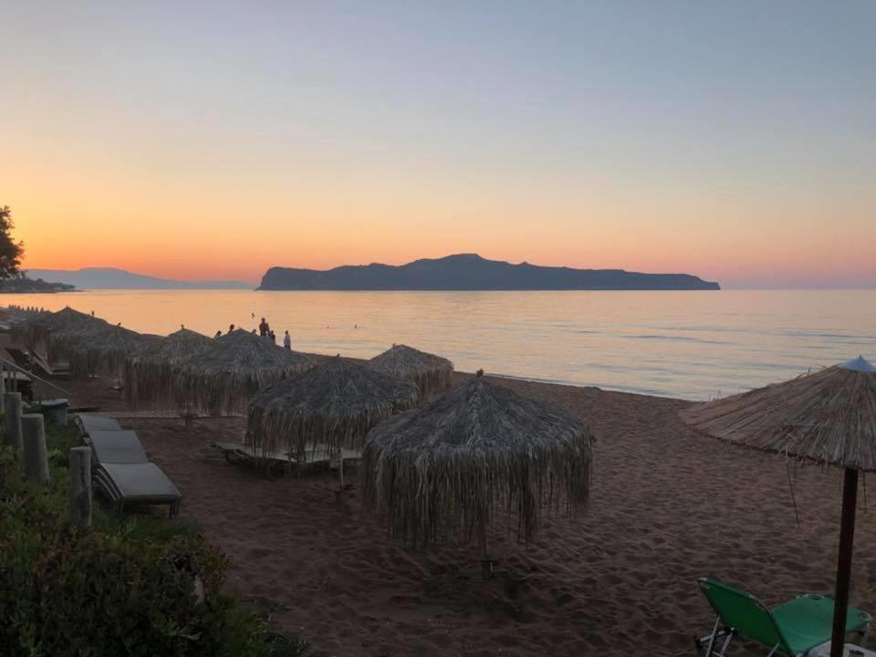 Kato Stalos Mare Buitenkant foto