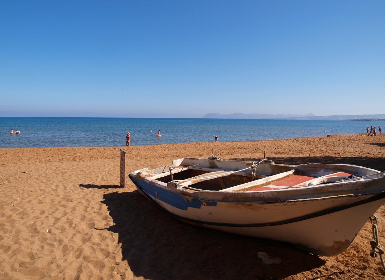 Kato Stalos Mare Buitenkant foto